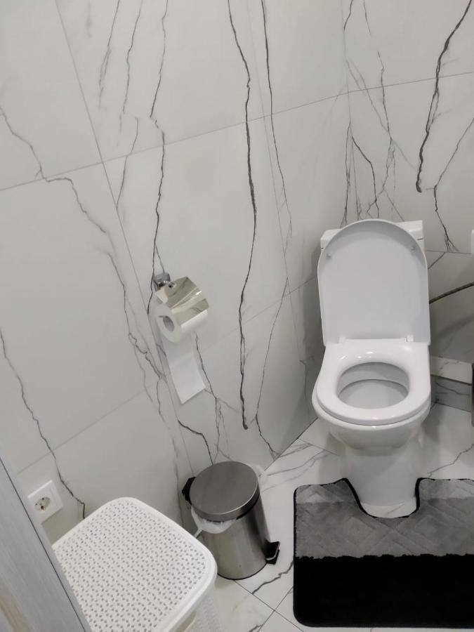 Молодежный Leilighet Almaty Eksteriør bilde